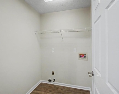 1590 Waterway Place Sw - Photo Thumbnail 36
