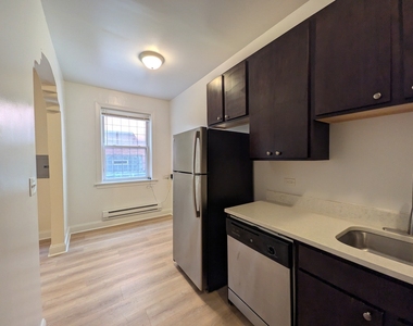 2936 W Palmer Street - Photo Thumbnail 5