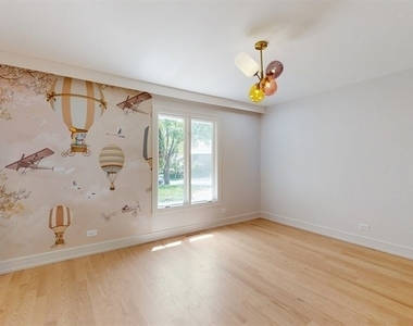 8473 Canterberry Drive - Photo Thumbnail 12