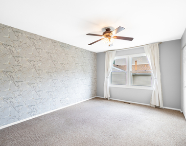 2122 Kensington Drive - Photo Thumbnail 13
