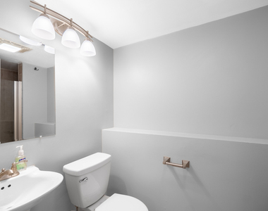 2122 Kensington Drive - Photo Thumbnail 29