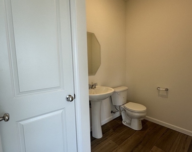2656 Lawlor Lane - Photo Thumbnail 14