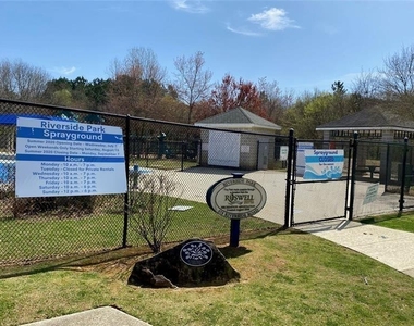423 Warm Springs Circle - Photo Thumbnail 26