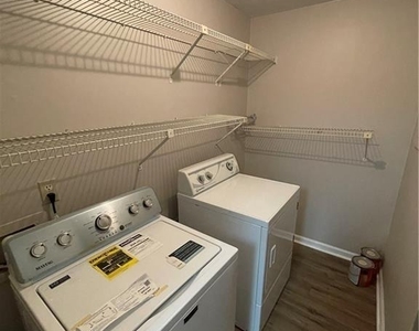 423 Warm Springs Circle - Photo Thumbnail 15