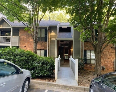 423 Warm Springs Circle - Photo Thumbnail 1