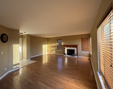 2081 Litchfield Lane - Photo Thumbnail 5