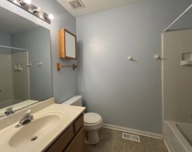 2081 Litchfield Lane - Photo Thumbnail 12