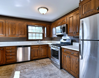 2147 N 78th Avenue - Photo Thumbnail 14