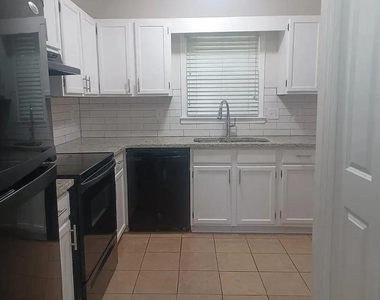 595 Wedgewood Drive - Photo Thumbnail 1