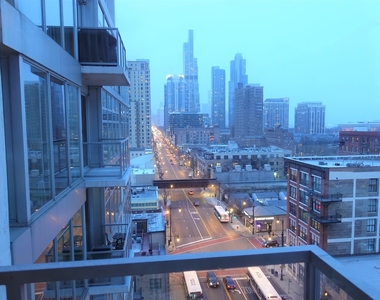 1620 S Michigan Avenue - Photo Thumbnail 3