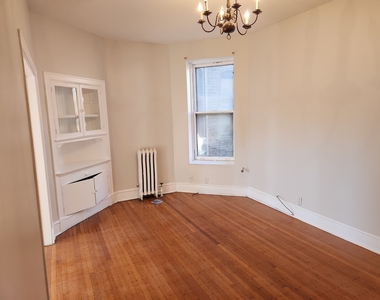 664 W Oakdale Avenue - Photo Thumbnail 3