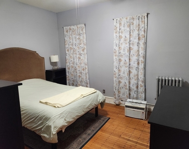 664 W Oakdale Avenue - Photo Thumbnail 9