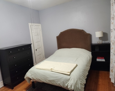 664 W Oakdale Avenue - Photo Thumbnail 10