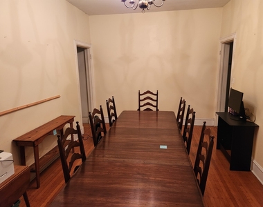 664 W Oakdale Avenue - Photo Thumbnail 6