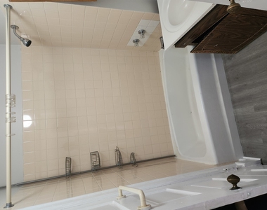 664 W Oakdale Avenue - Photo Thumbnail 9