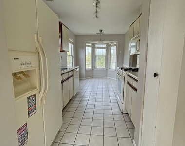 238 Green Knoll Lane - Photo Thumbnail 3