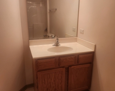 16661 Liberty Circle - Photo Thumbnail 5