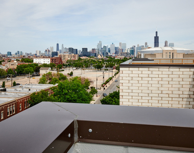 2139 W Madison Street - Photo Thumbnail 9
