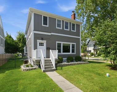 586 S Hawthorne Avenue - Photo Thumbnail 1