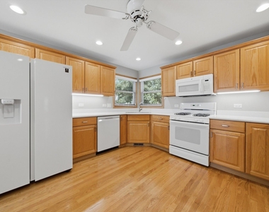 586 S Hawthorne Avenue - Photo Thumbnail 13