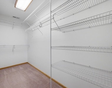 586 S Hawthorne Avenue - Photo Thumbnail 23