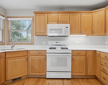 586 S Hawthorne Avenue - Photo Thumbnail 9