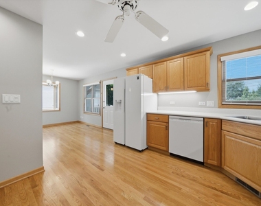 586 S Hawthorne Avenue - Photo Thumbnail 12