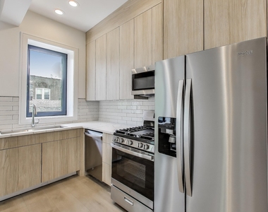 2023 N Drake Avenue - Photo Thumbnail 4