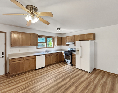 3745 Johns Manville Avenue - Photo Thumbnail 2