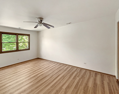3745 Johns Manville Avenue - Photo Thumbnail 8