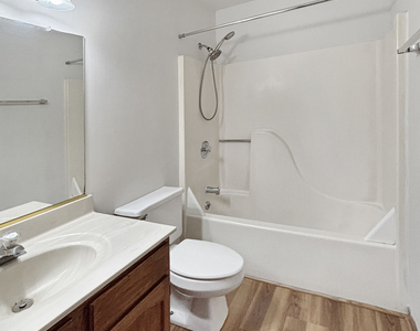3745 Johns Manville Avenue - Photo Thumbnail 11