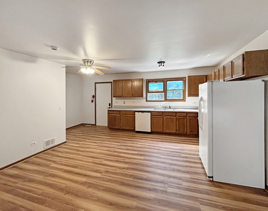3745 Johns Manville Avenue - Photo Thumbnail 3