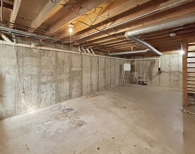 3745 Johns Manville Avenue - Photo Thumbnail 13