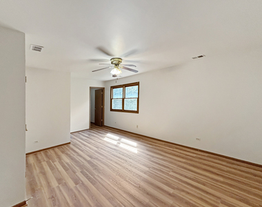 3745 Johns Manville Avenue - Photo Thumbnail 6