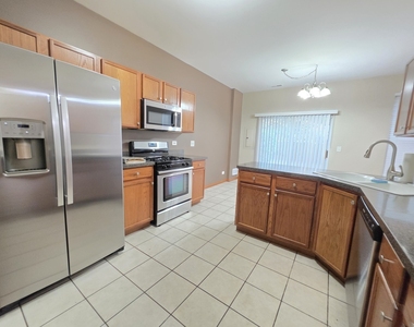 3959 Blackstone Drive - Photo Thumbnail 10