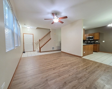 3959 Blackstone Drive - Photo Thumbnail 5