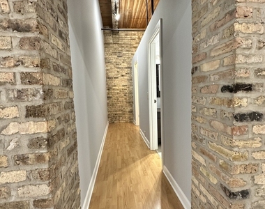 540 N Lake Shore Drive - Photo Thumbnail 4
