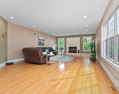 312 Camargo Court - Photo Thumbnail 12