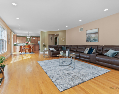 312 Camargo Court - Photo Thumbnail 15