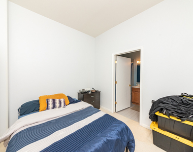 950 W Leland Avenue - Photo Thumbnail 6