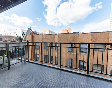 950 W Leland Avenue - Photo Thumbnail 13