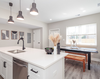 7205 S Ridgeland Avenue - Photo Thumbnail 9