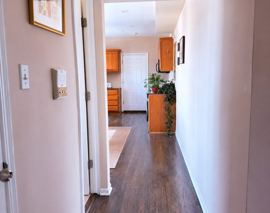1626 W Farwell Avenue - Photo Thumbnail 11