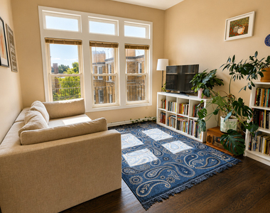 1626 W Farwell Avenue - Photo Thumbnail 3