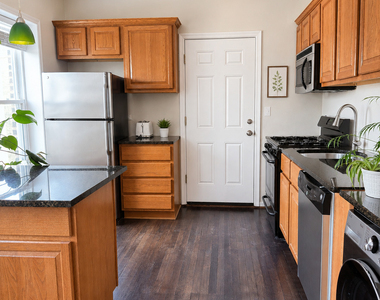 1626 W Farwell Avenue - Photo Thumbnail 6