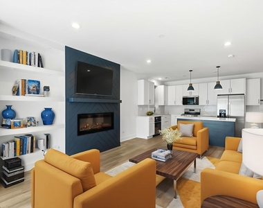 4739 S Indiana Avenue - Photo Thumbnail 3