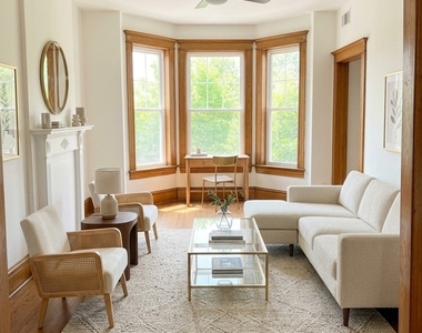 2423 N Washtenaw Avenue - Photo Thumbnail 4
