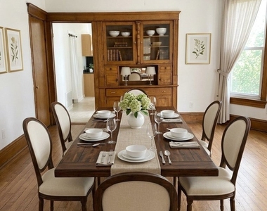 2423 N Washtenaw Avenue - Photo Thumbnail 2