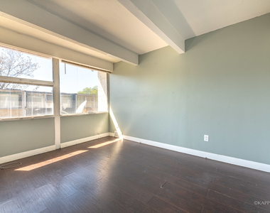4800 S Drexel Boulevard - Photo Thumbnail 12