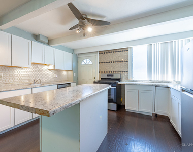 4800 S Drexel Boulevard - Photo Thumbnail 11